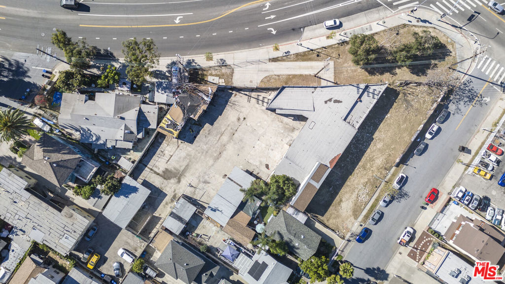 3810 Pasadena Avenue