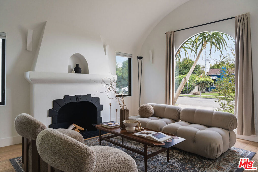 3039 Vineyard Avenue