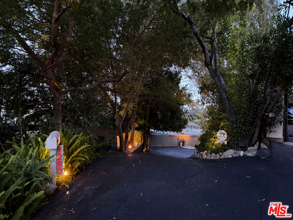 1290 Rancheros Road