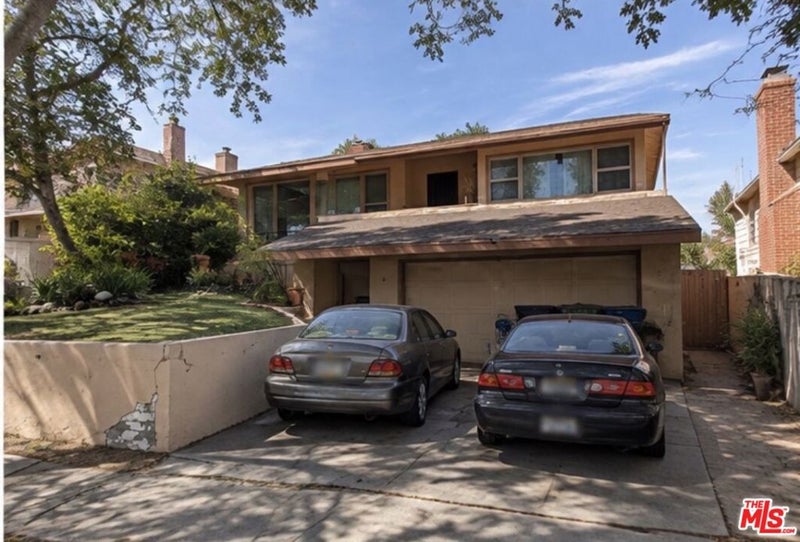 3435 W 84th Place