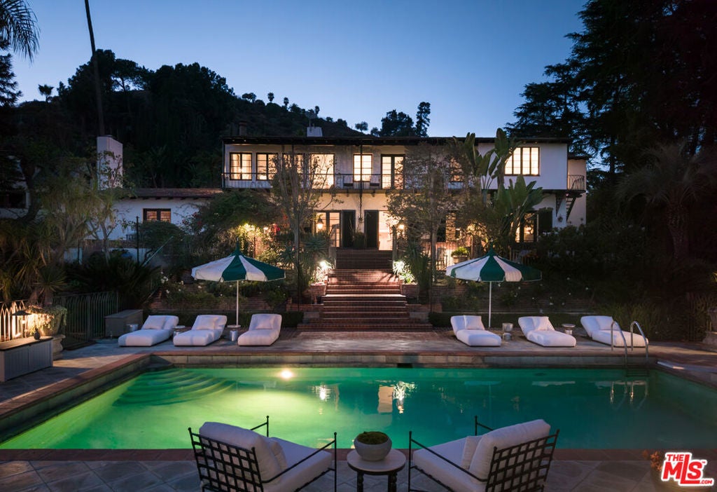 2003 La Brea Terrace