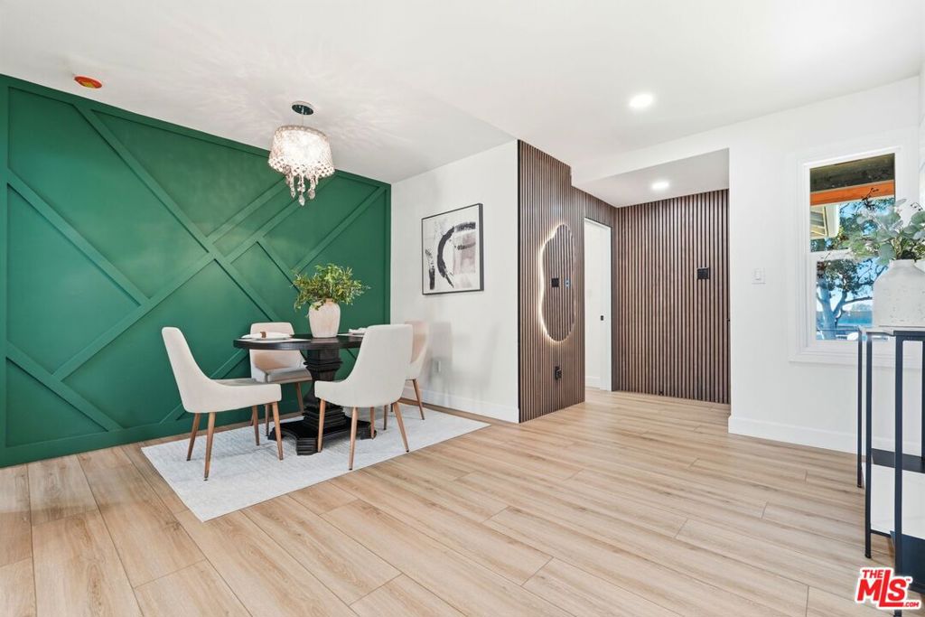 11934 S Van Ness Avenue