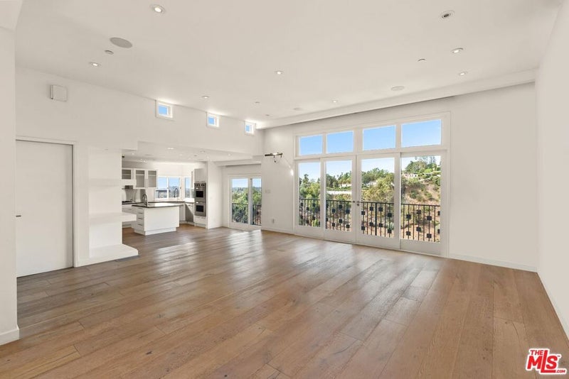1433 Summitridge Drive