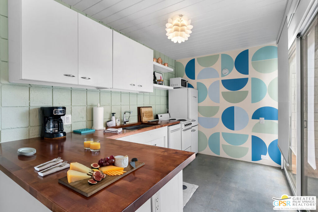 1111 E Palm Canyon Drive 336