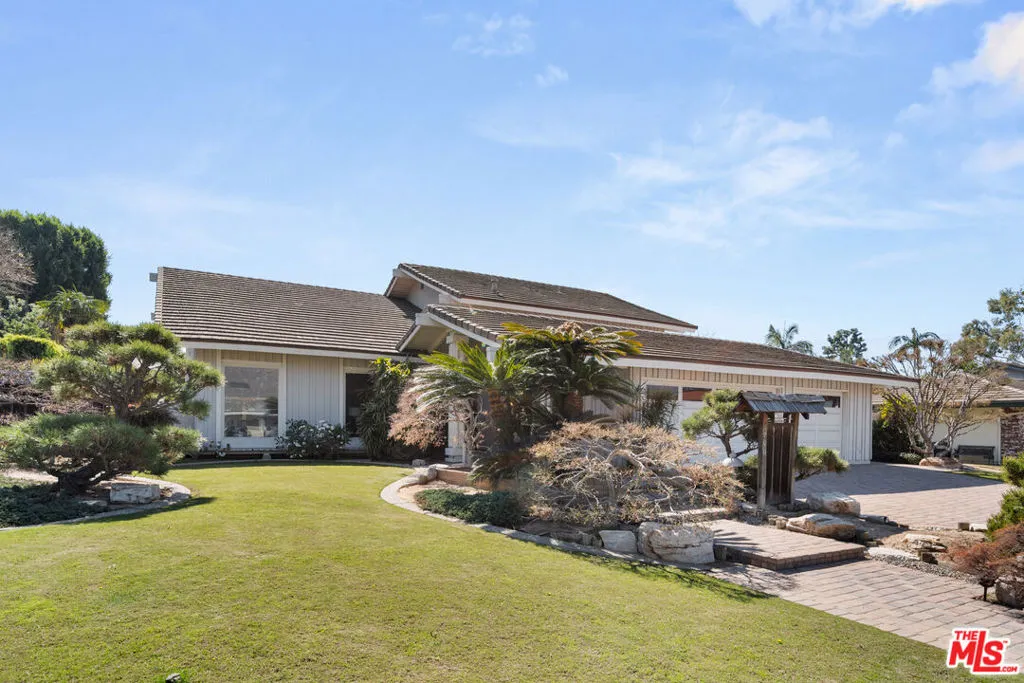 Villa Park, California 92861, United States, 4 Bedrooms Bedrooms, ,3 BathroomsBathrooms,Residential,Active,176942