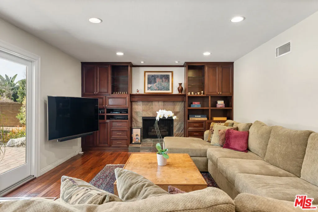 Villa Park, California 92861, United States, 4 Bedrooms Bedrooms, ,3 BathroomsBathrooms,Residential,Active,176942