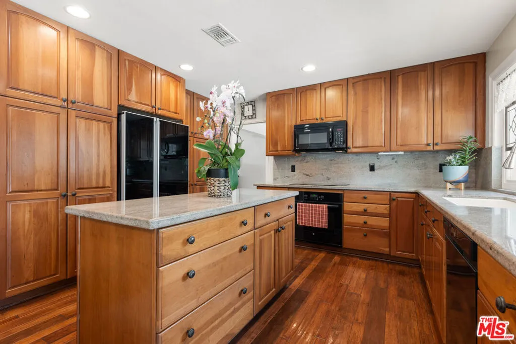 Villa Park, California 92861, United States, 4 Bedrooms Bedrooms, ,3 BathroomsBathrooms,Residential,Active,176942