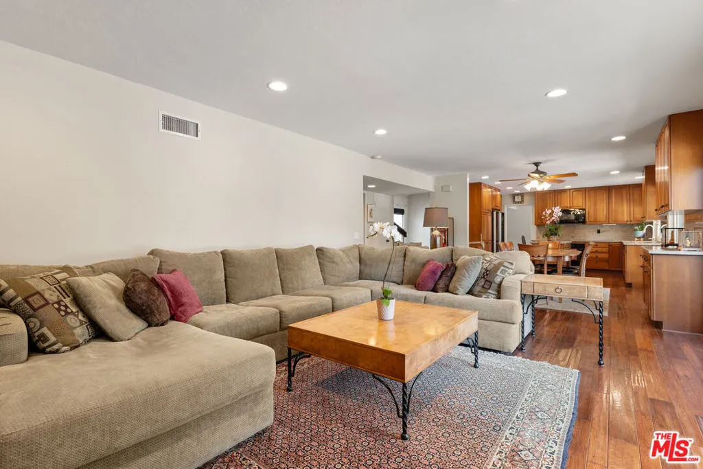 Villa Park, California 92861, United States, 4 Bedrooms Bedrooms, ,3 BathroomsBathrooms,Residential,Active,176942