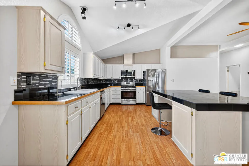 Cathedral City, California 92234, United States, 3 Bedrooms Bedrooms, ,2 BathroomsBathrooms,Residential,Active,222557