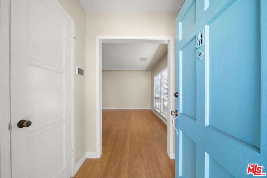 2420 Roycroft Avenue