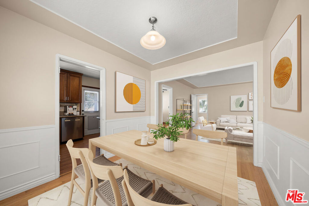 2420 Roycroft Avenue