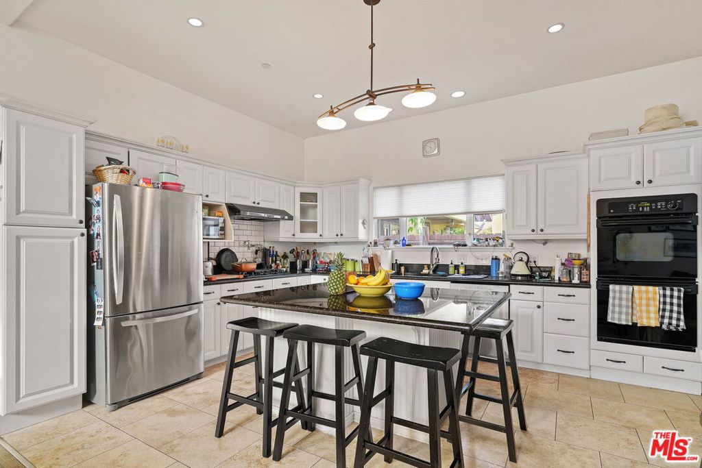 Properties 4 4224 Madison Avenue