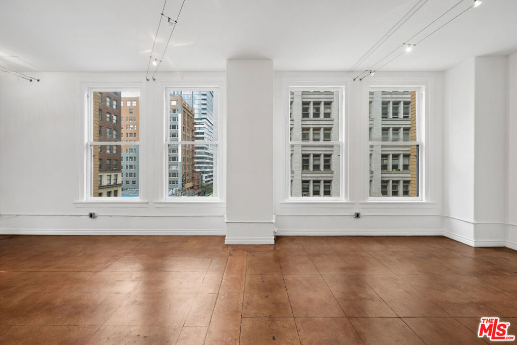 215 W 7th Street 508