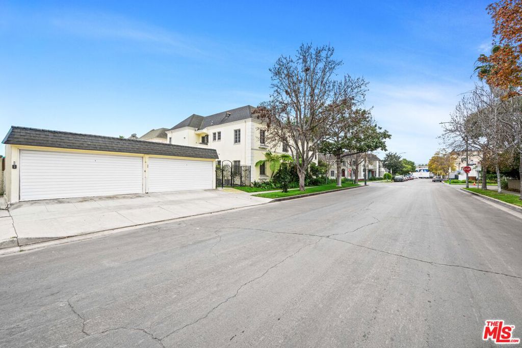 1200 S Alfred Street