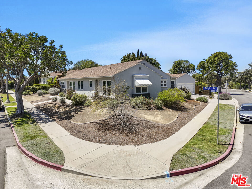 7803 Flight Ave