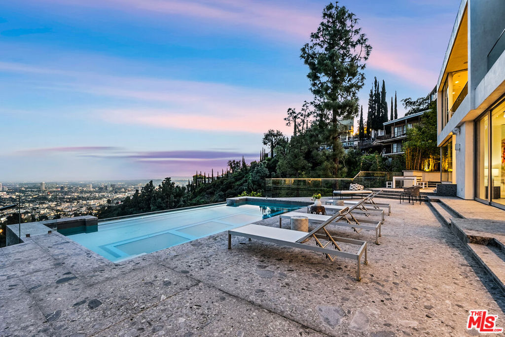 8854 Thrasher Avenue