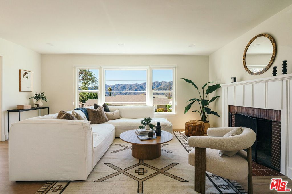 2943 Los Olivos Lane