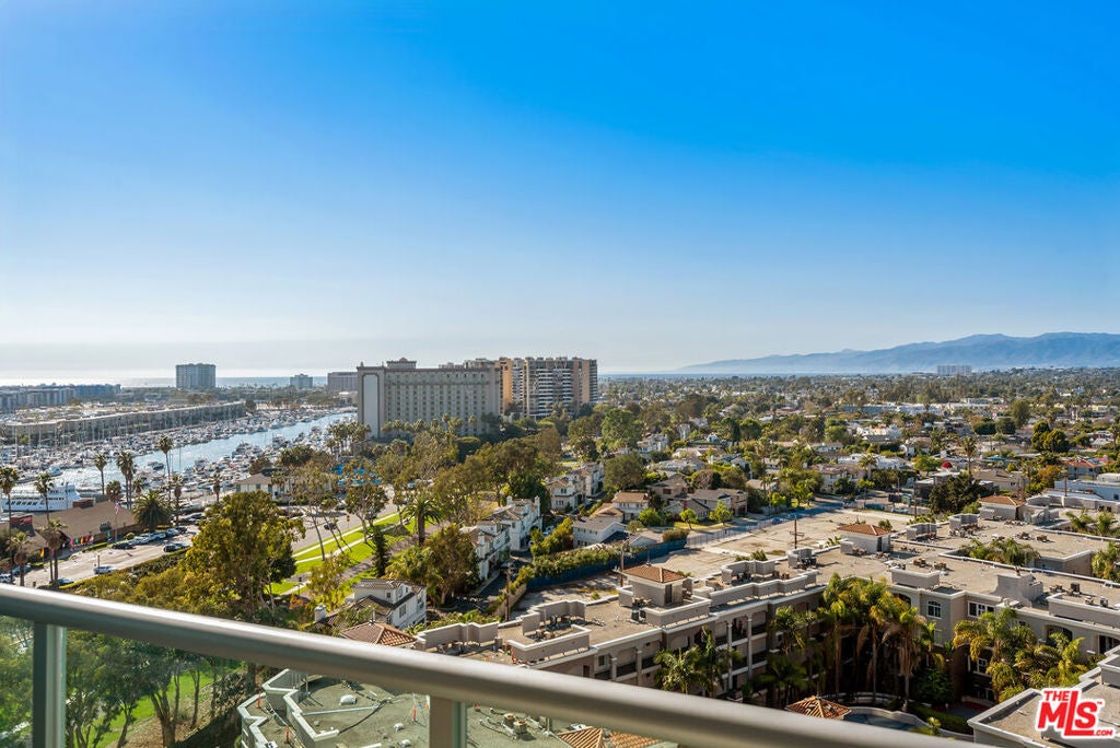 13700 Marina Pointe Drive 1411