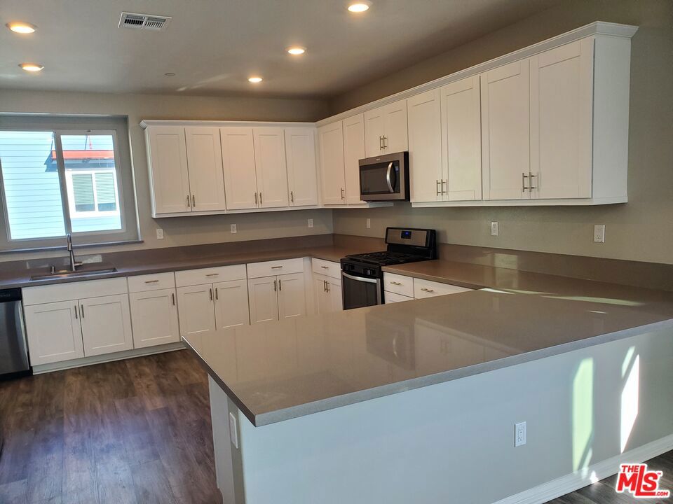 757 Daniel Freeman Cir