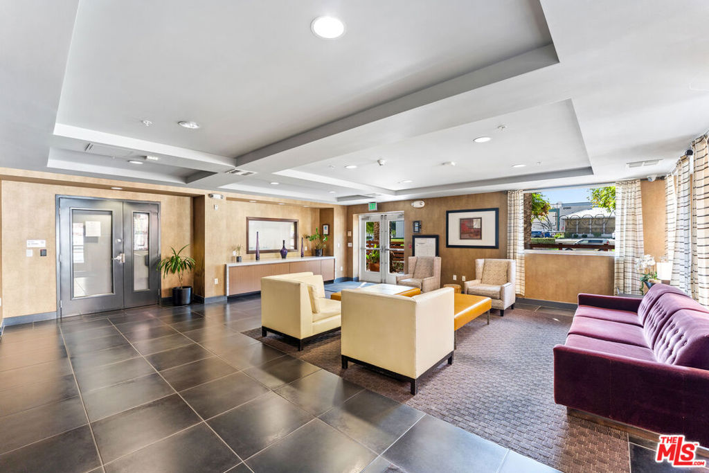 21301 Erwin Street 408