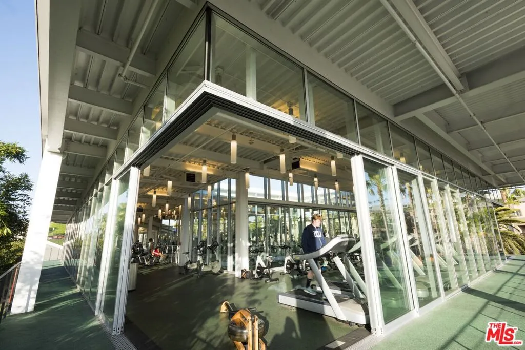 Playa Vista, California 90094, United States, 2 Bedrooms Bedrooms, ,2 BathroomsBathrooms,Residential,Active,202065