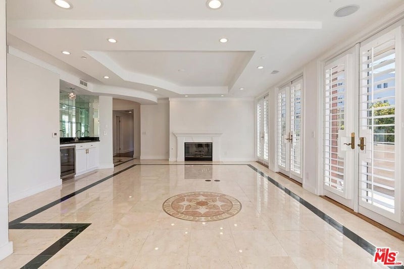 121 N Almont Drive 205