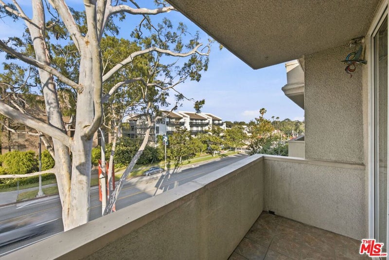 2301 S Beverly Glen Boulevard 301