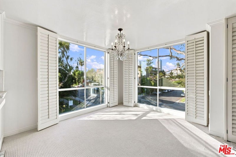 2301 S Beverly Glen Boulevard 301