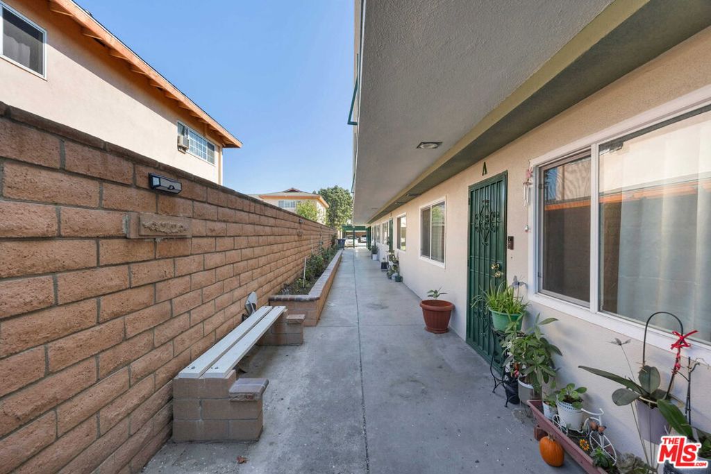 6522 Bear Avenue