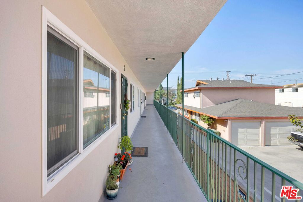 6522 Bear Avenue