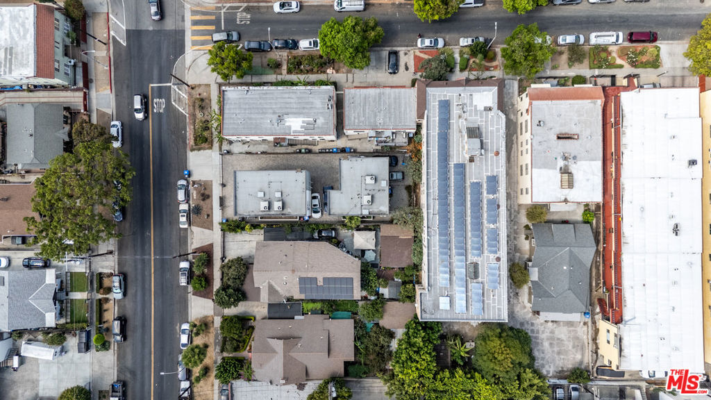 512 N Alexandria Avenue