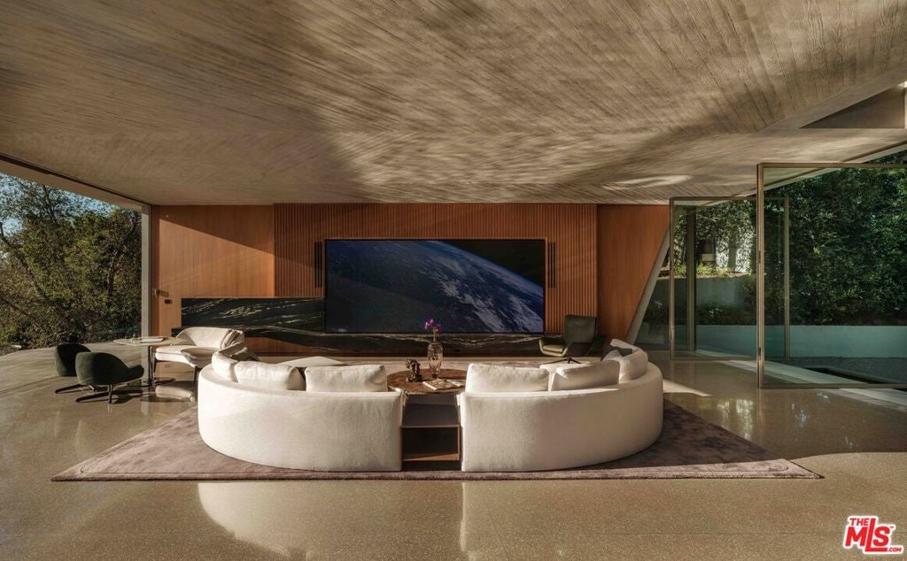 1331 Linda Flora Drive