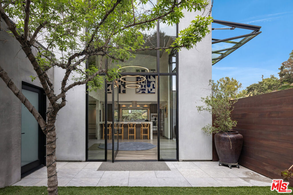 5751 Valley Oak Drive