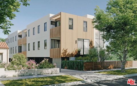 833 N Las Palmas Avenue Los Angeles CA 90038