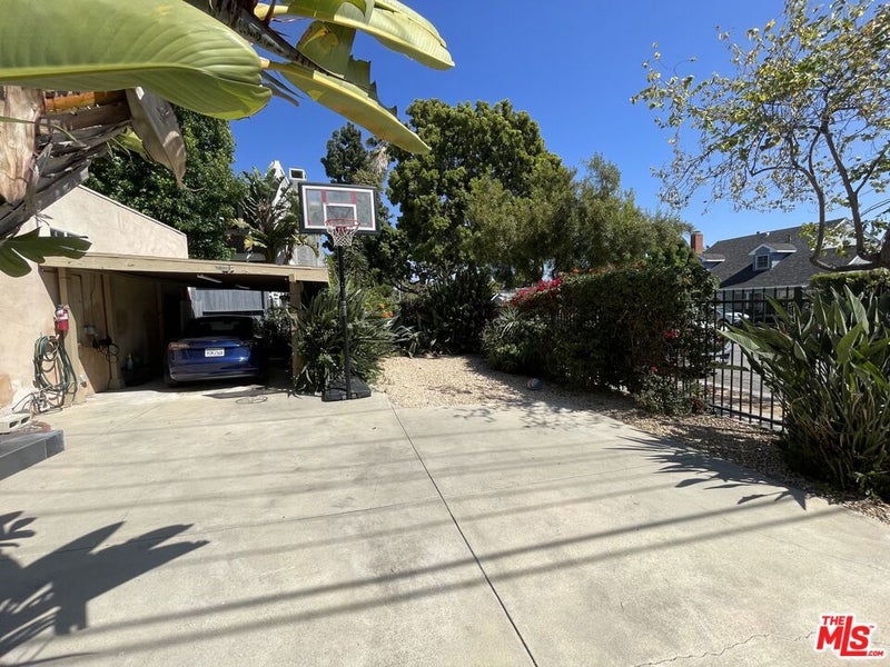 1419 Stanford Street