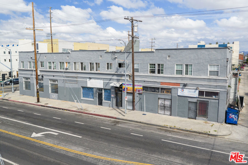 1645 W 48th Street