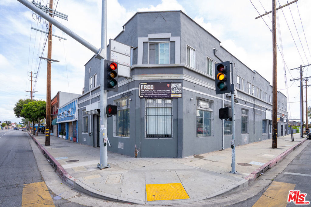 1645 W 48th Street