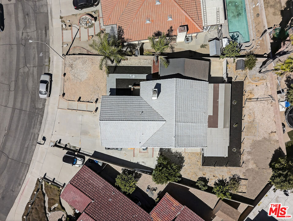 Properties 2 4159 Roxbury Drive