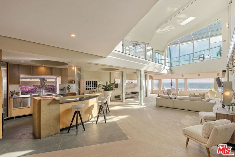 3111 Ocean Front Walk