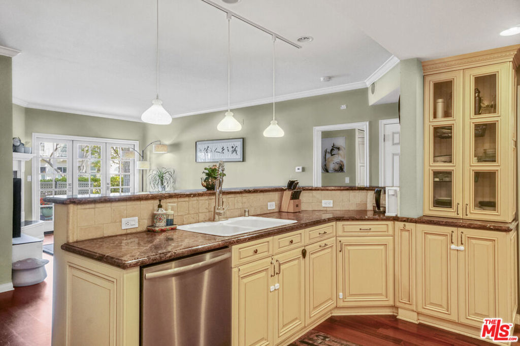 4401 Moorpark Way 106