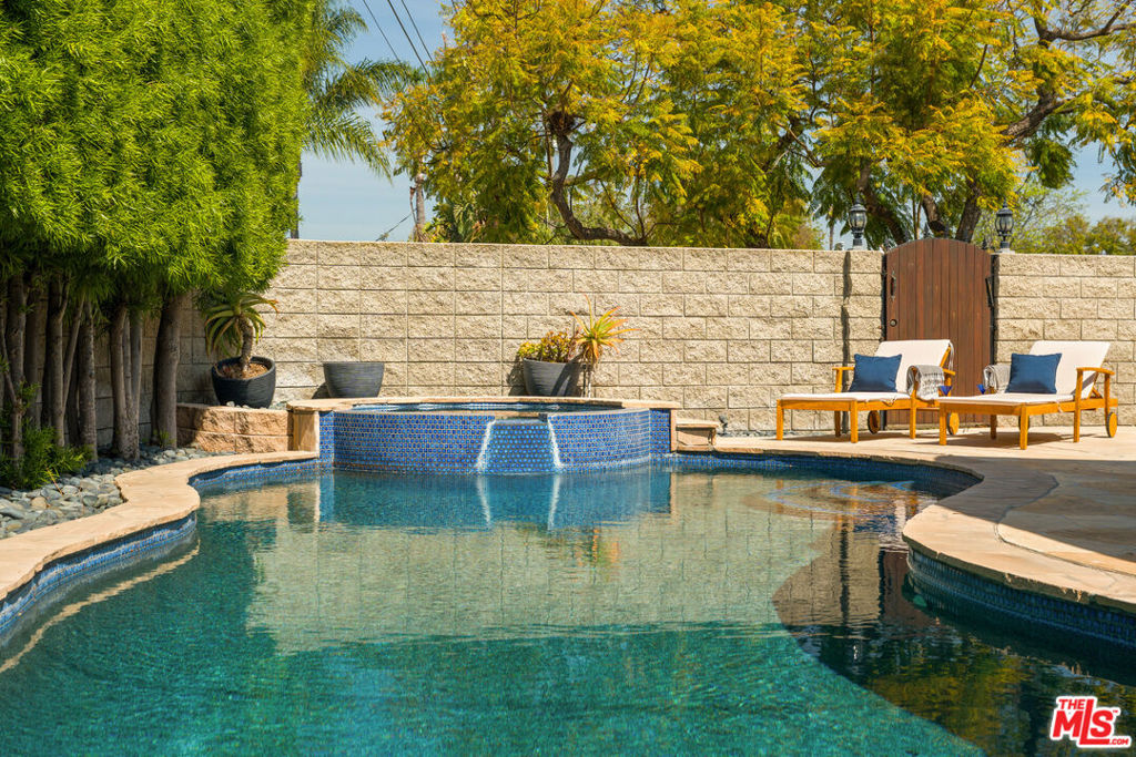 6213 S Corning Avenue