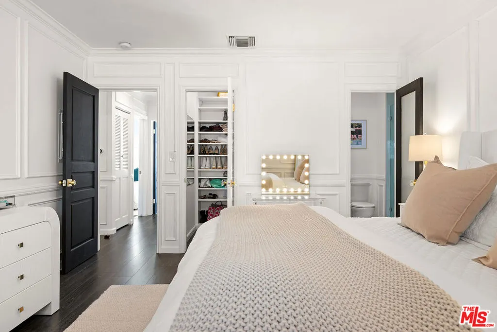 Santa Monica, California 90403, United States, 2 Bedrooms Bedrooms, ,2 BathroomsBathrooms,Residential,Active,232698