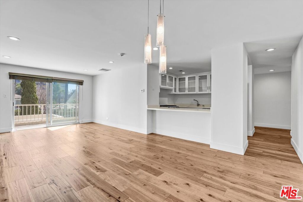 101 California Avenue 206