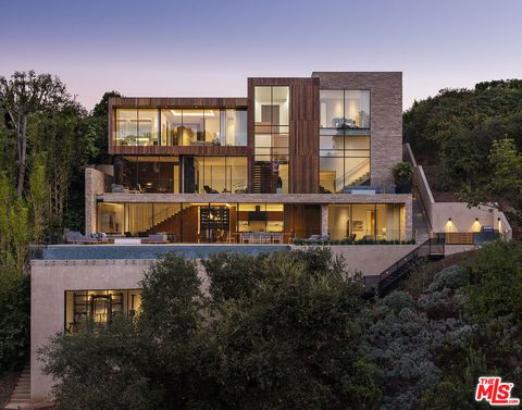 1716 San Remo Drive Pacific Palisades CA 90272