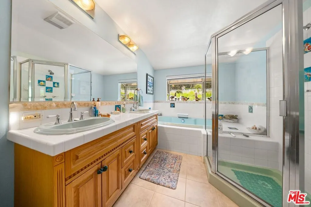 Lompoc, California 93436, United States, 4 Bedrooms Bedrooms, ,3 BathroomsBathrooms,Residential,Active,234732