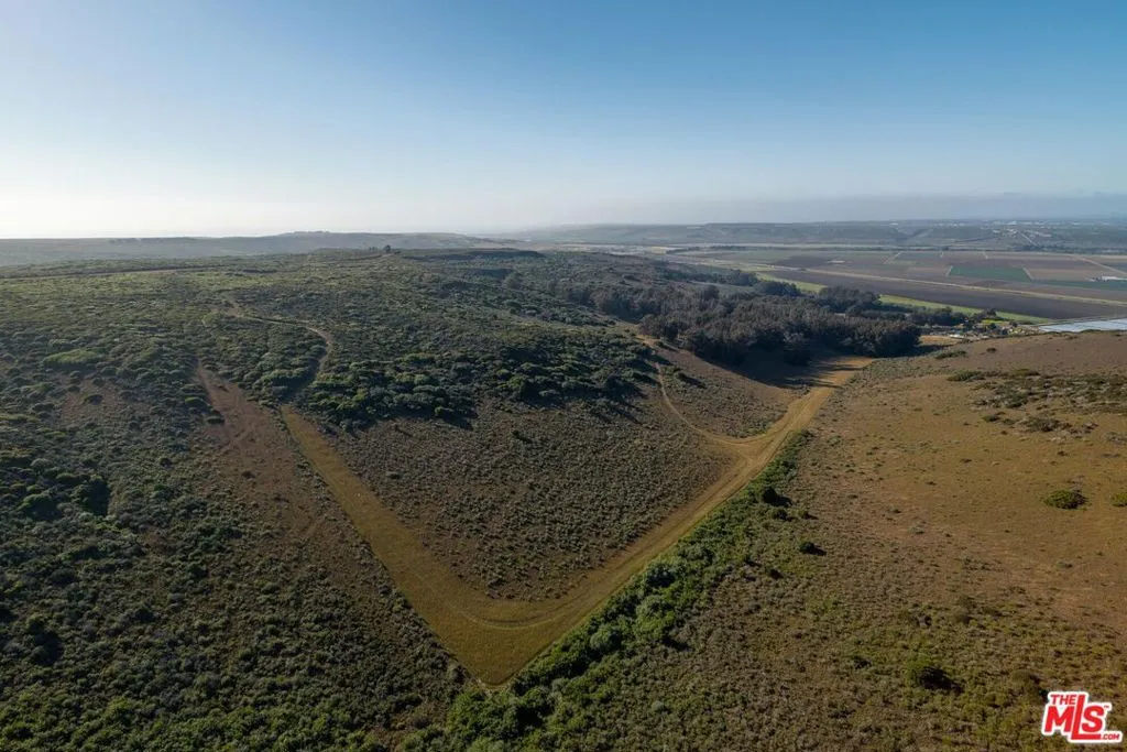 Lompoc, California 93436, United States, 4 Bedrooms Bedrooms, ,3 BathroomsBathrooms,Residential,Active,234732