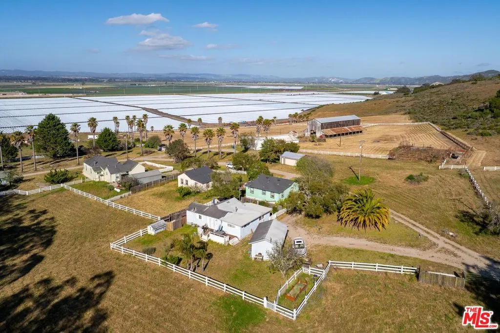 Lompoc, California 93436, United States, 4 Bedrooms Bedrooms, ,3 BathroomsBathrooms,Residential,Active,234732