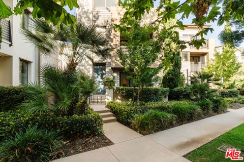 Photo of 5837 N Lantern Court, Playa Vista, CA 90094 (MLS # 26103226)