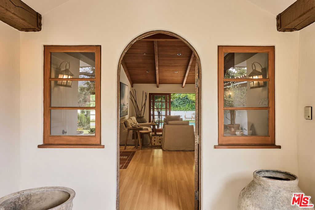 3268 Serra Road