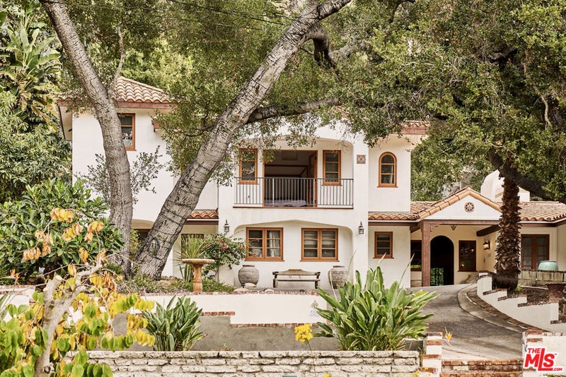 3268 Serra Road
